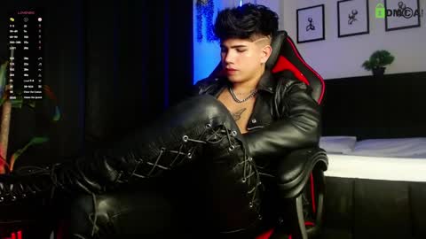 Lyle Bennett Freelance Model online show from May 11, 11:16 am