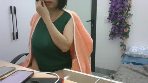 lyli_99 online show from November 25, 2:55 am