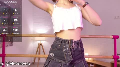 Lyly   online show from April 8, 7:19 am