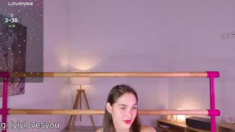 Snapshot of lyly_loveyou chatting on June 5, 5:58 am Lyly online show from June 5, 5:58 am