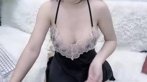 lyly_sweet97 online show from April 14, 8:31 am