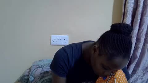 Snapshot of lyn_anna chatting on October 17, 5:43 am lyn_anna online show from October 17, 5:43 am