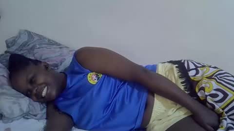 Snapshot of lyn_anna chatting on May 13, 7:17 am lyn_anna online show from May 13, 7:17 am