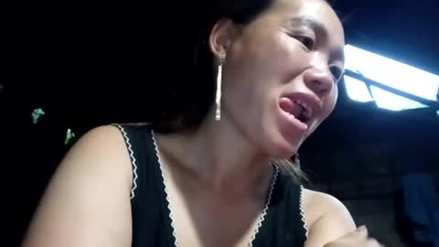 lyn_eva online show from June 20, 10:45 pm