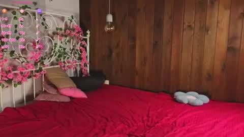 Snapshot of lyndsaymcghan chatting on October 13, 6:41 pm Nancy online show from October 13, 6:41 pm