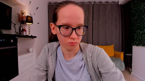 Sara online show from February 8, 7:16 pm