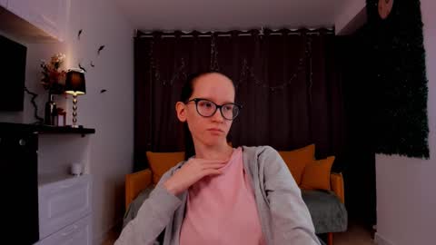 Sara online show from February 9, 7:09 pm