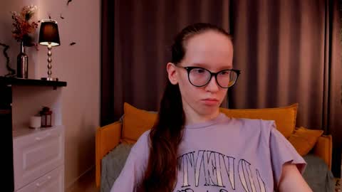 Sara online show from February 20, 7:30 pm