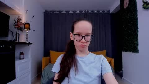 Sara online show from March 3, 4:24 pm