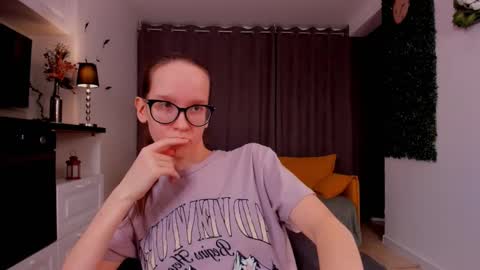 Sara online show from March 4, 7:22 pm