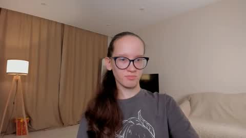 Sara online show from October 7, 4:26 pm