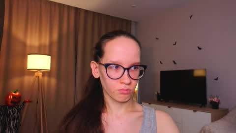 Sara online show from November 22, 4:17 pm