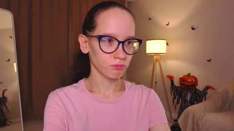 Sara online show from November 30, 4:11 pm