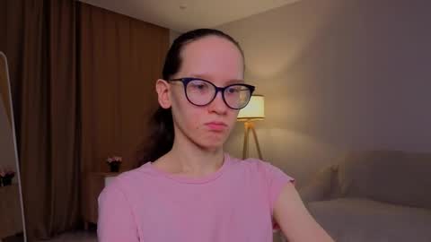 Sara online show from April 2, 4:04 pm