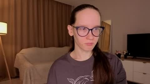 Sara online show from April 11, 4:11 pm