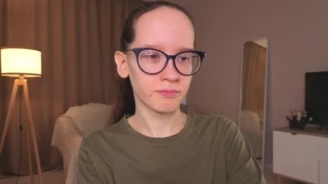 Snapshot of lynettebails chatting on May 14, 4:14 pm Sara online show from May 14, 4:14 pm