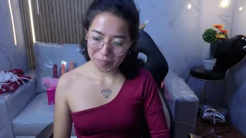 lynn_turner_ online show from March 9, 12:53 pm