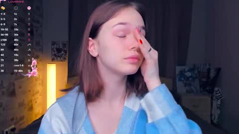 Cozy Lynns room online show from February 2, 8:35 am