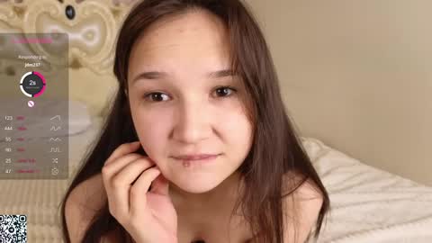 Snapshot of lynngroves chatting on January 31, 9:37 pm Lola online show from January 31, 9:37 pm