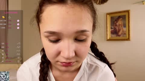 Snapshot of lynngroves chatting on February 1, 6:19 pm Lola online show from February 1, 6:19 pm