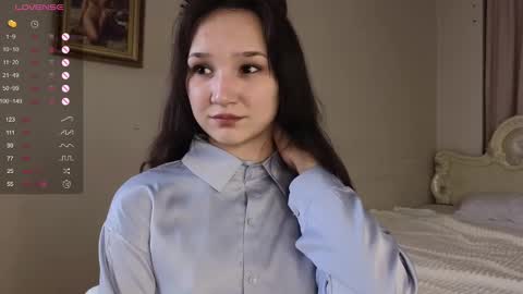 Snapshot of lynngroves chatting on February 18, 6:58 pm Lola online show from February 18, 6:58 pm
