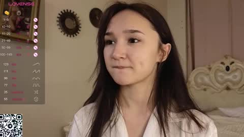 Snapshot of lynngroves chatting on February 19, 6:10 pm Lola online show from February 19, 6:10 pm