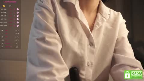 Snapshot of lynngroves chatting on February 26, 8:11 pm Lola online show from February 26, 8:11 pm