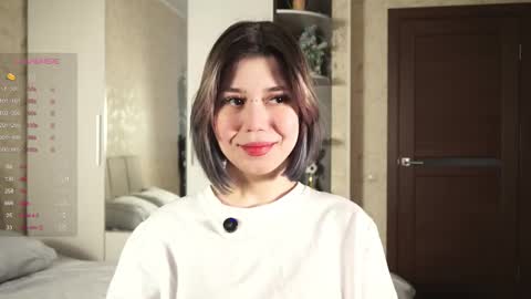 Snapshot of lynngroves chatting on February 27, 7:44 am Lola online show from February 27, 7:44 am
