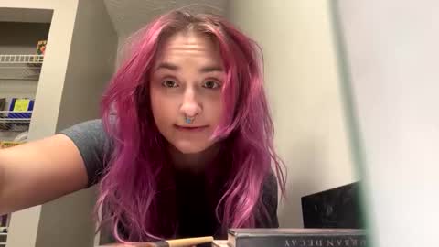 Lynn  online show from December 18, 1:33 am