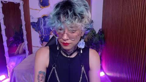 lyra_tay online show from June 8, 7:03 pm