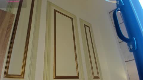    online show from March 13, 11:39 am