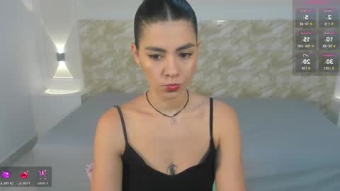 lyrafrost1 online show from November 7, 11:10 am