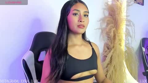 lyralux10 online show from November 18, 12:27 am