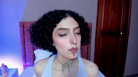 Lyravendrell online show from April 24, 2:03 am