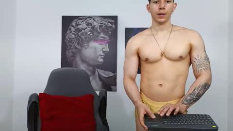 Snapshot of lysan_corv chatting on November 5, 5:46 pm Lysan online show from November 5, 5:46 pm