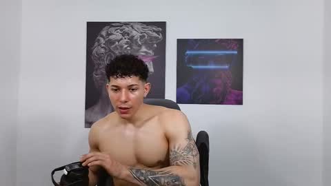 Snapshot of lysan_corv chatting on November 12, 3:45 pm Lysan online show from November 12, 3:45 pm