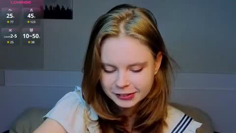 Snapshot of lyucy chatting on August 6, 10:00 pm Julie online show from August 6, 10:00 pm