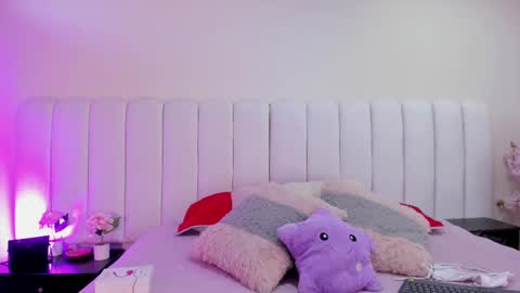 Lizzy smith  online show from September 9, 11:43 am