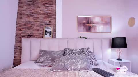 Lizzy smith  online show from October 24, 8:27 pm