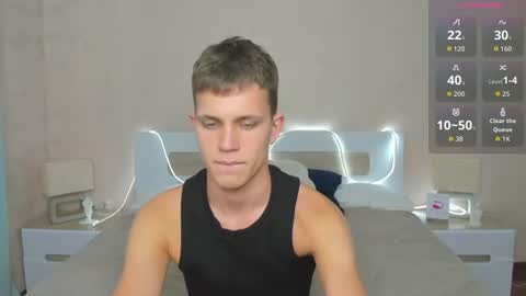 m0neyken_ online show from July 19, 2:26 am