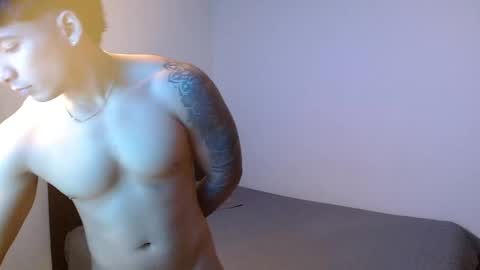 Snapshot of m1chaelx_ chatting on May 26, 2:46 pm MICHAEL online show from May 26, 2:46 pm