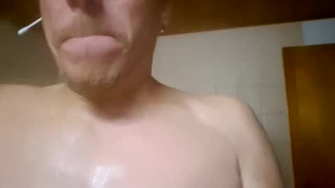 Snapshot of m1guele chatting on April 12, 8:36 pm Fucklover online show from April 12, 8:36 pm