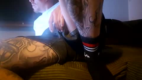 Snapshot of m1guele chatting on April 25, 7:33 pm Fucklover online show from April 25, 7:33 pm