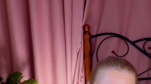 Misty online show from October 16, 4:57 am