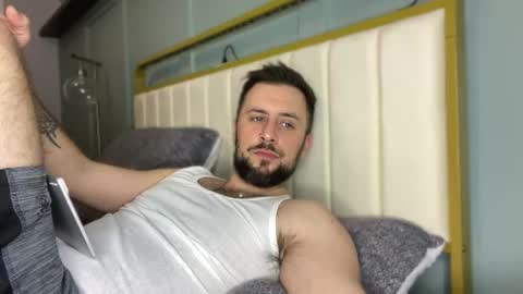 m_stephen online show from April 15, 3:13 am