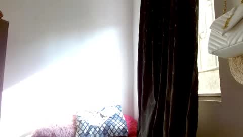 maaddy_thompson online show from April 24, 8:55 pm