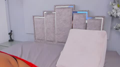 Snapshot of maaracooper chatting on January 16, 9:37 am Maraacooper online show from January 16, 9:37 am