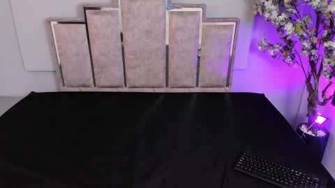 Snapshot of maaracooper chatting on February 4, 3:33 am Maraacooper online show from February 4, 3:33 am