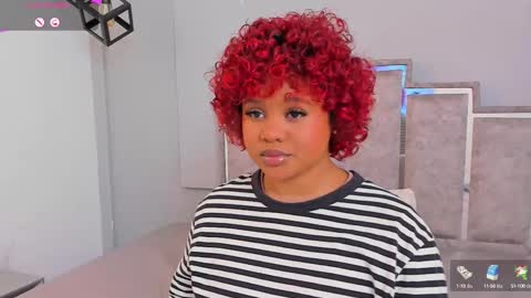 Snapshot of maaracooper chatting on February 14, 4:04 am Maraacooper online show from February 14, 4:04 am