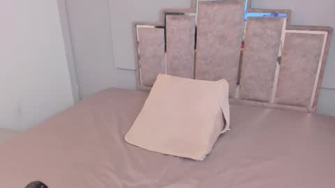 Snapshot of maaracooper chatting on February 21, 3:56 am Maraacooper online show from February 21, 3:56 am